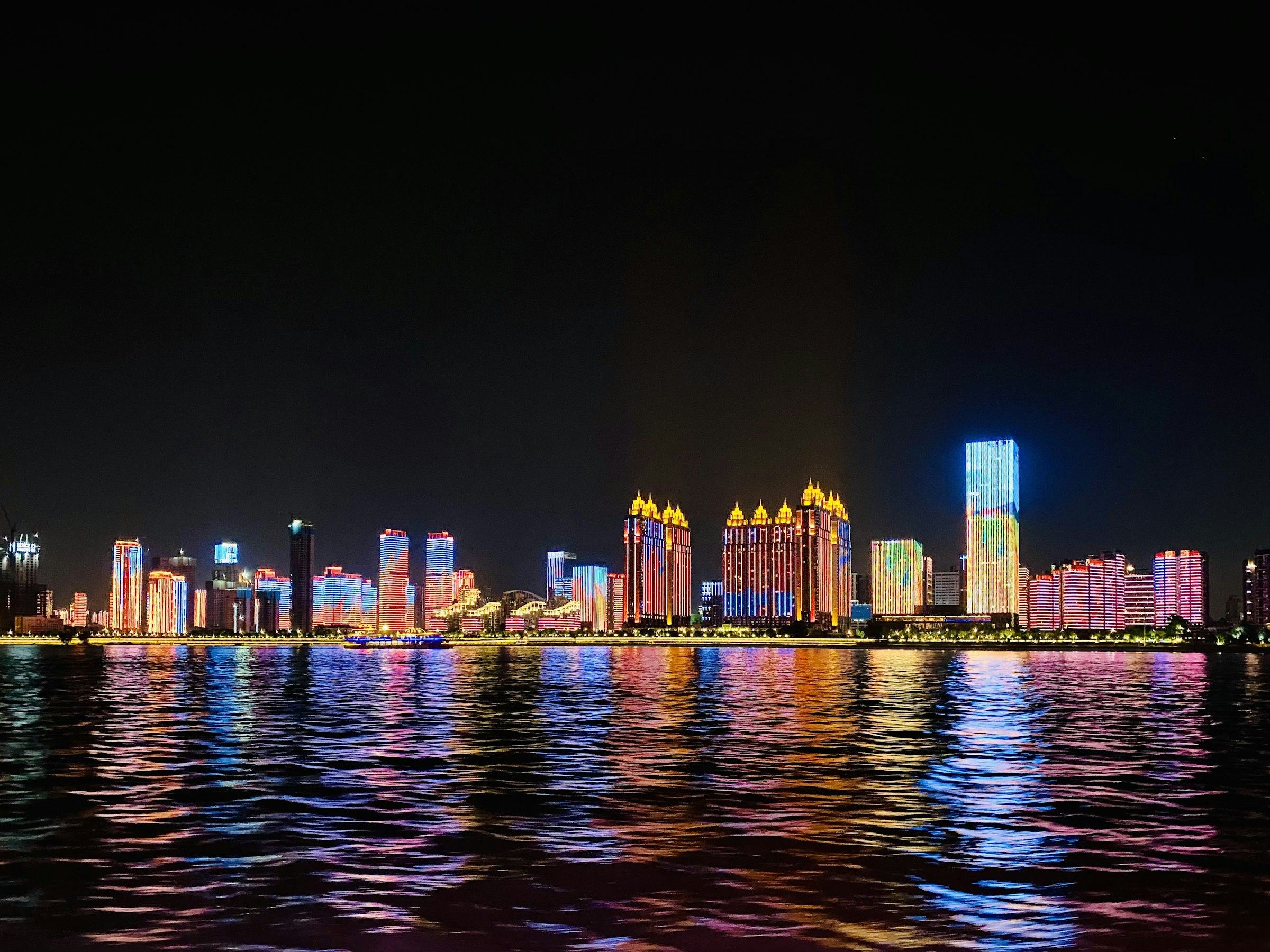 武汉江景夜景天际线
